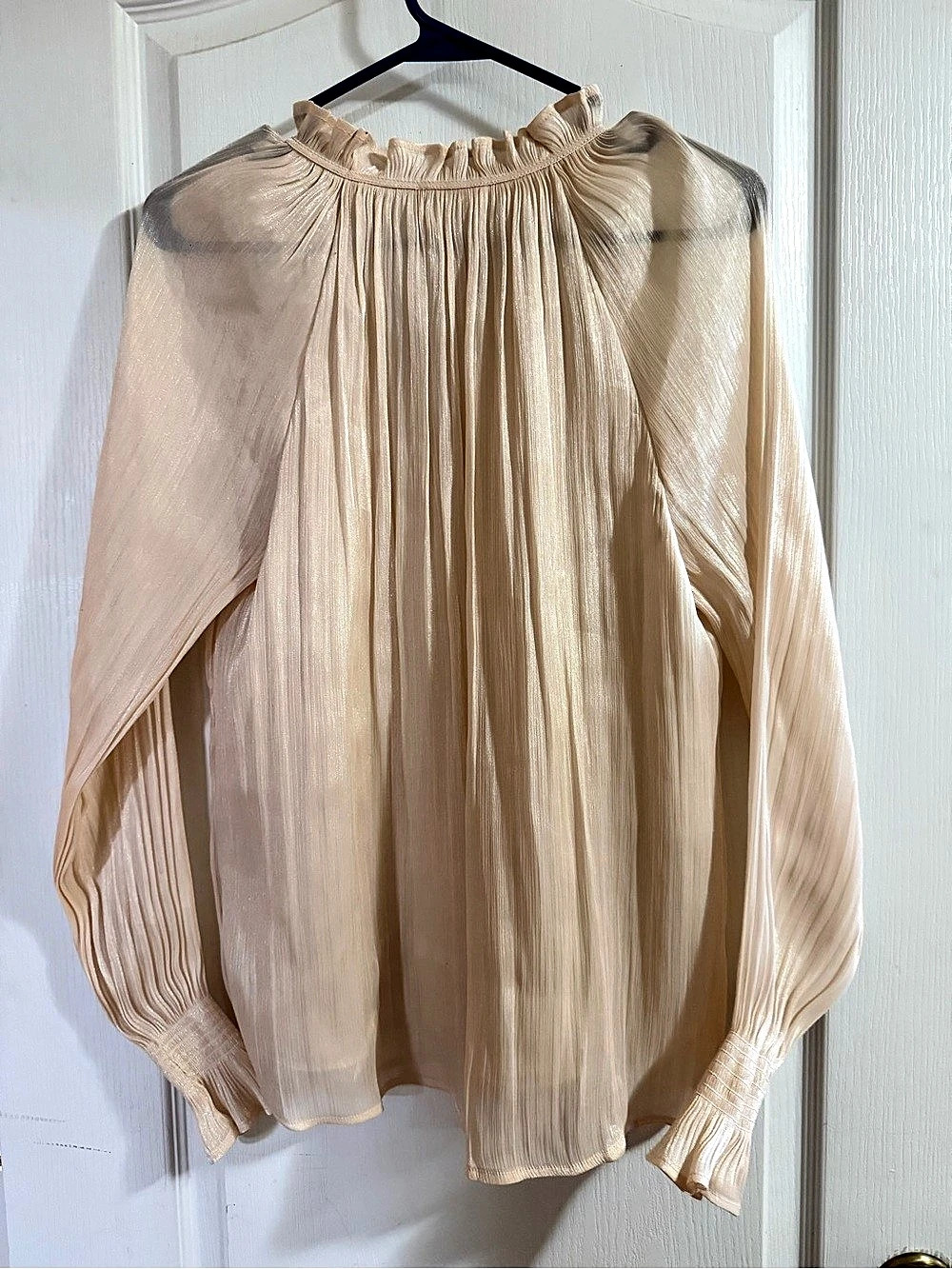 blu pepper Pleated Blouse in Cream Size Small Like New